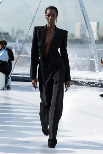 Look 38